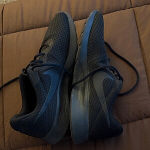 Nike Men's Black Sneakers